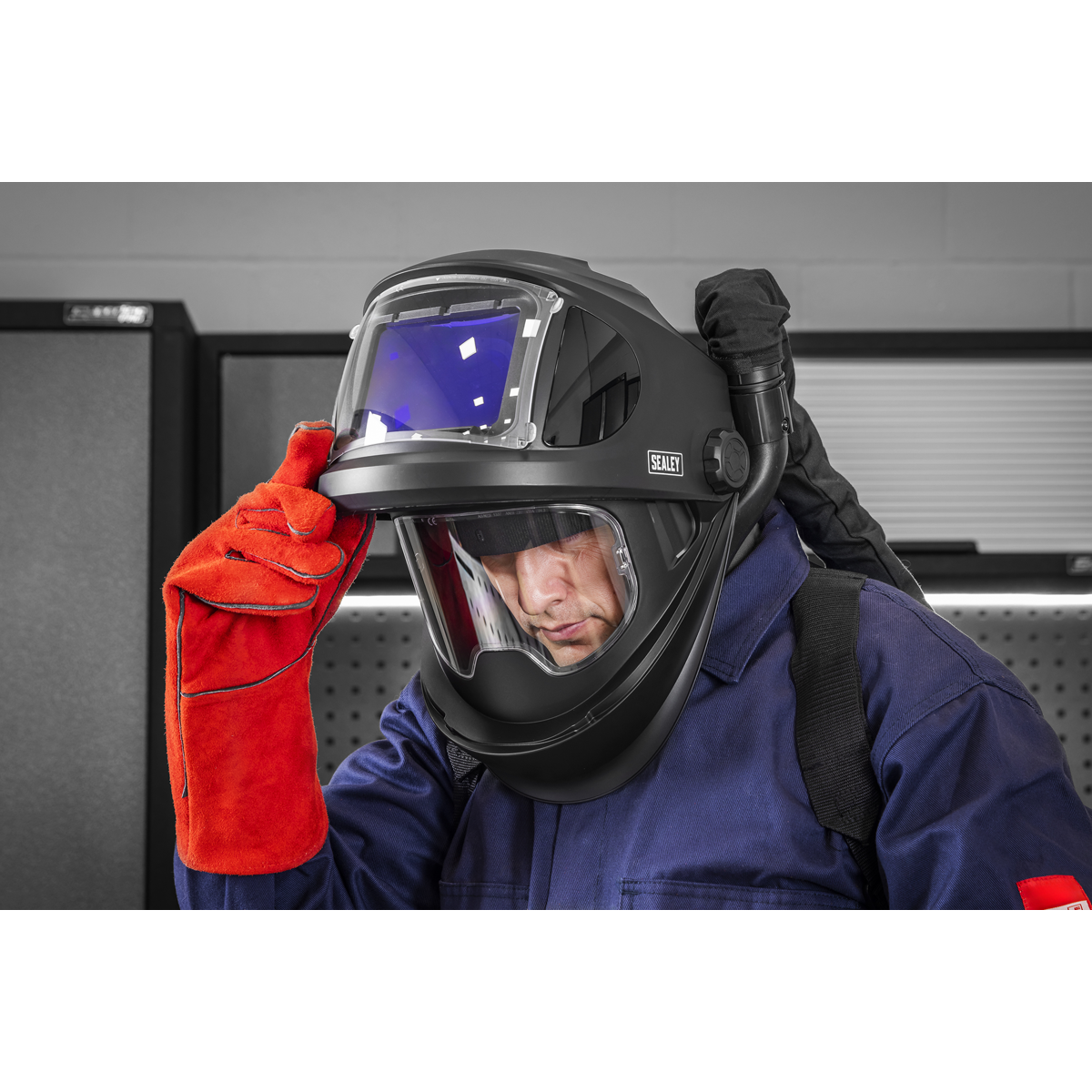 Auto Darkening Welding Helmet with TH3 Powered Air Purifying Respirator (PAPR) PWH618