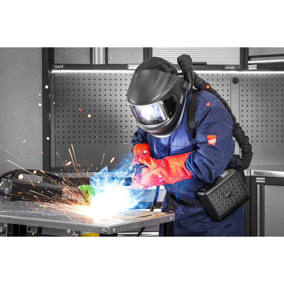 Auto Darkening Welding Helmet with TH3 Powered Air Purifying Respirator (PAPR) PWH618