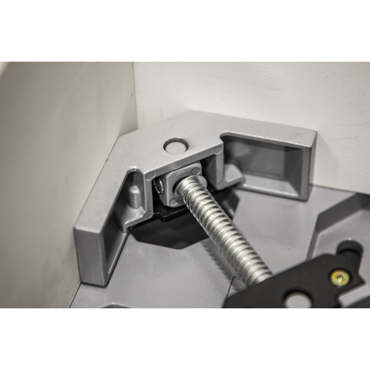 Swing Jaw Corner Clamp RC70