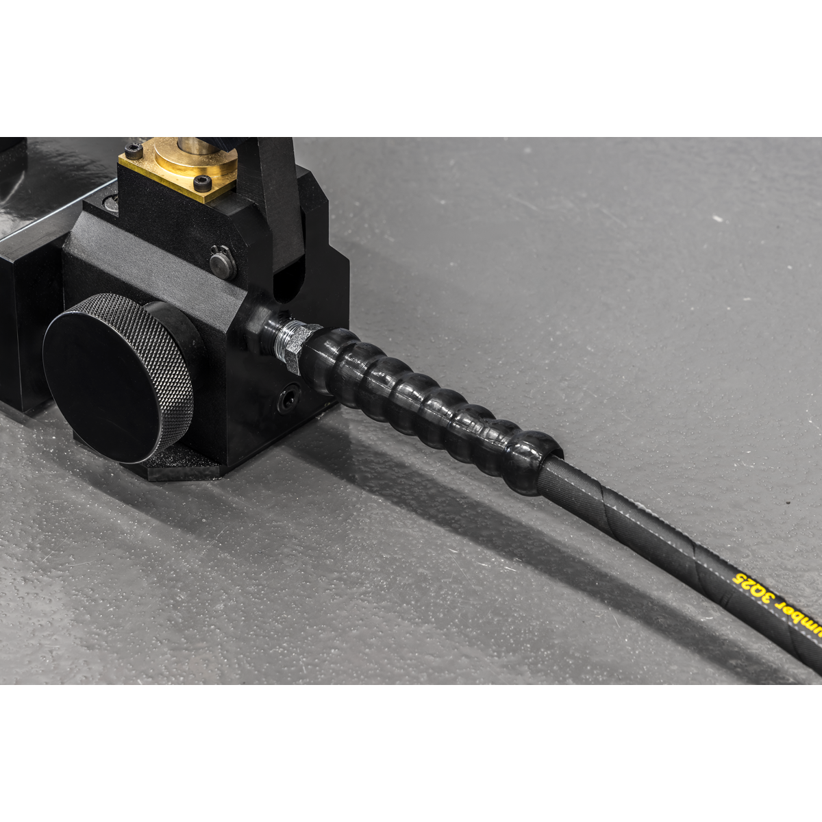 High Pressure Hydraulic Hose 3/8" & 3/8" to 1/4" Adaptor RE111