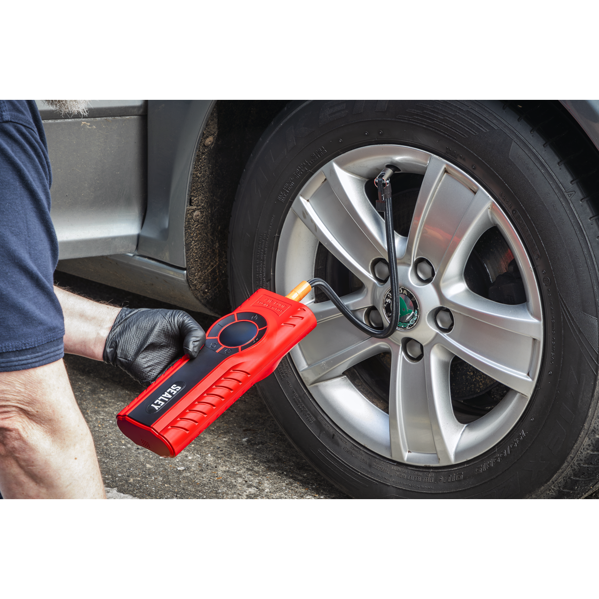 12V Jump Starter & Tyre Inflator 1200A RS1200TI