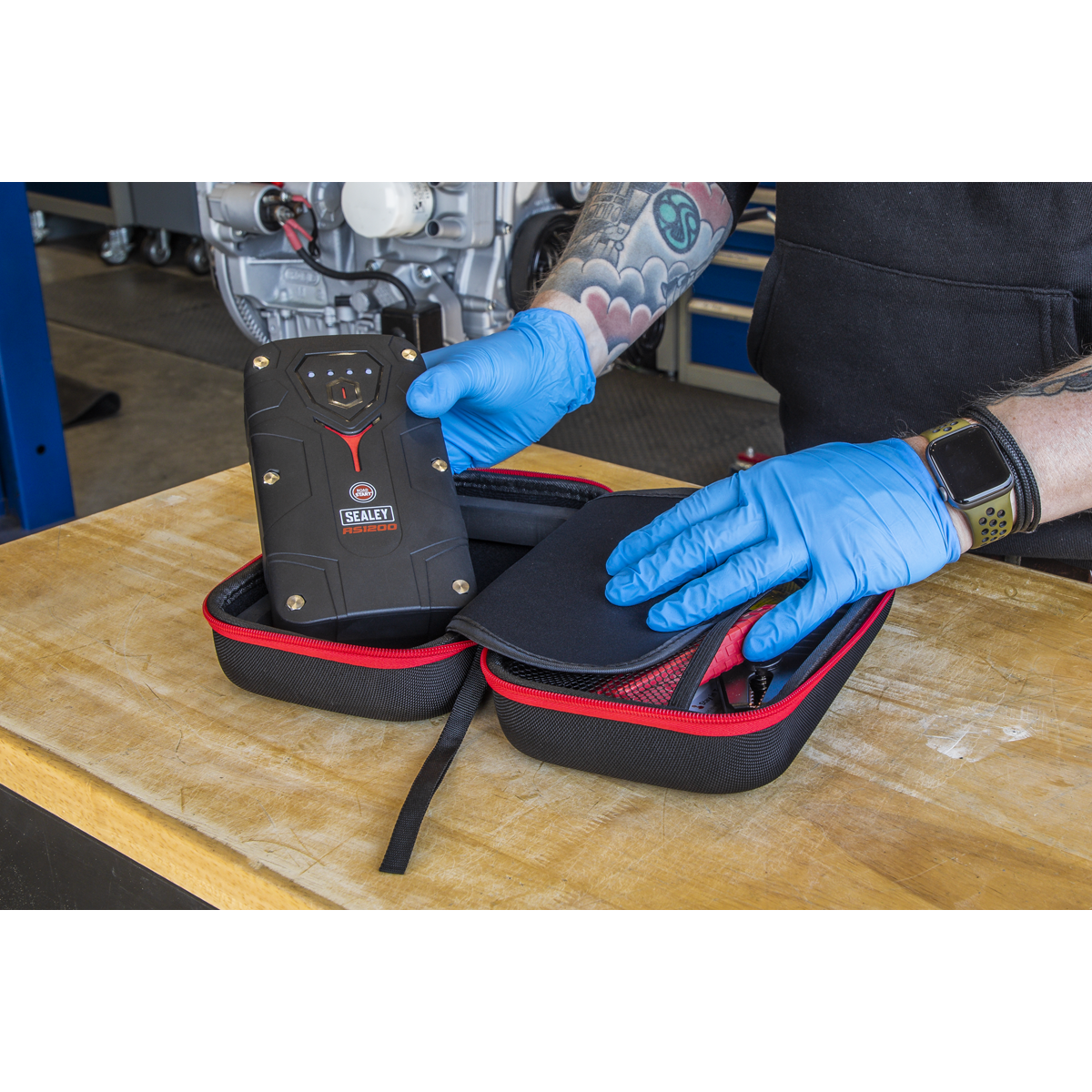 12V Lithium-ion Jump Starter Power Pack 1200A RS1200