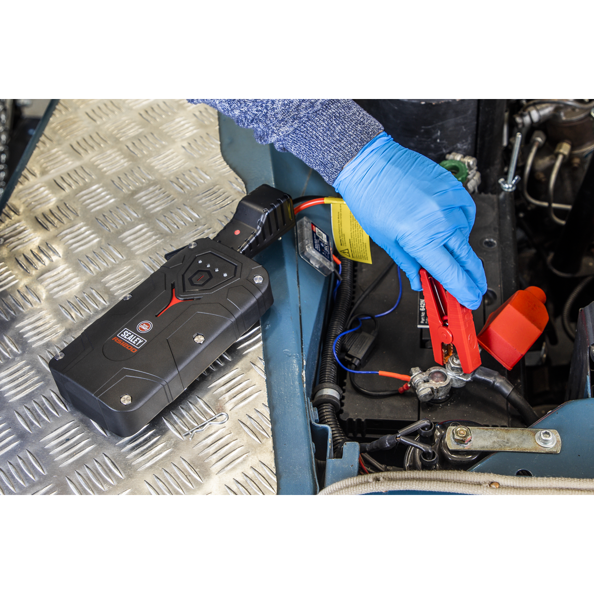 12V Lithium-ion Jump Starter Power Pack 1200A RS1200