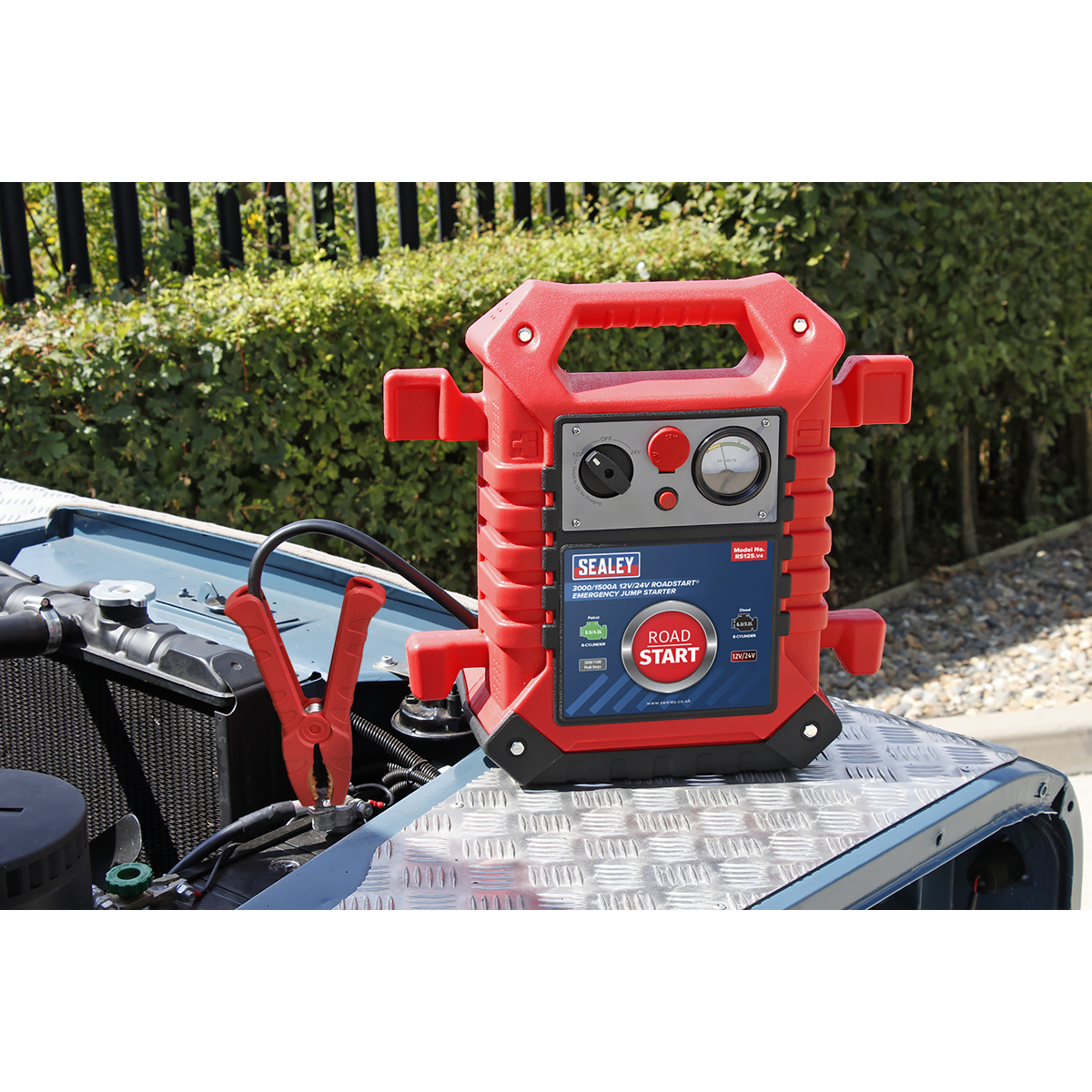 12/24V Emergency Jump Starter 3000/1500 Peak Amps RS125