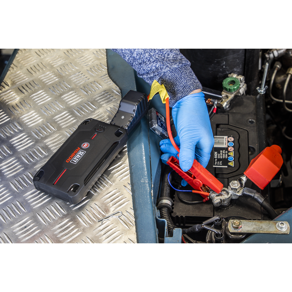 12V Lithium-ion Jump Starter Power Pack 800A RS800