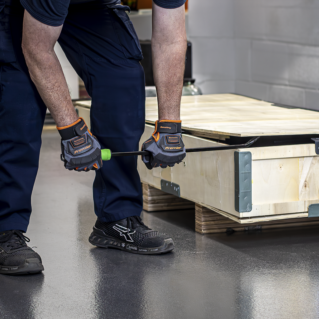 Heavy-Duty 25° Pry Bar with Hammer Cap 610mm S01137