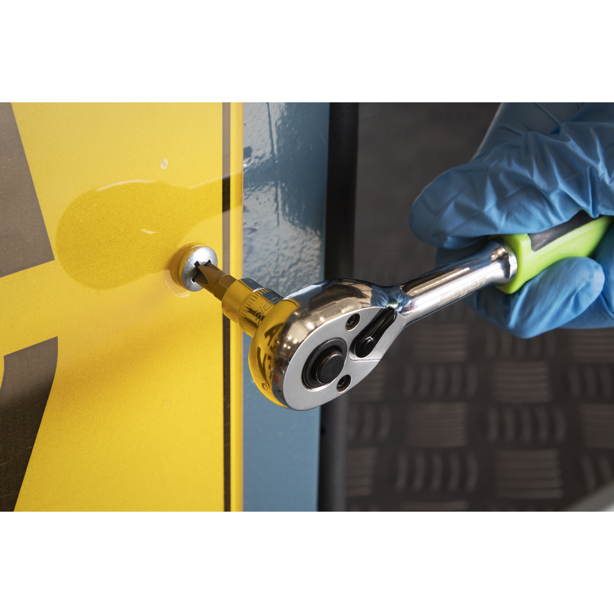 Pear-Head Ratchet Wrench with Flip Reverse 1/4"Sq Drive S01200