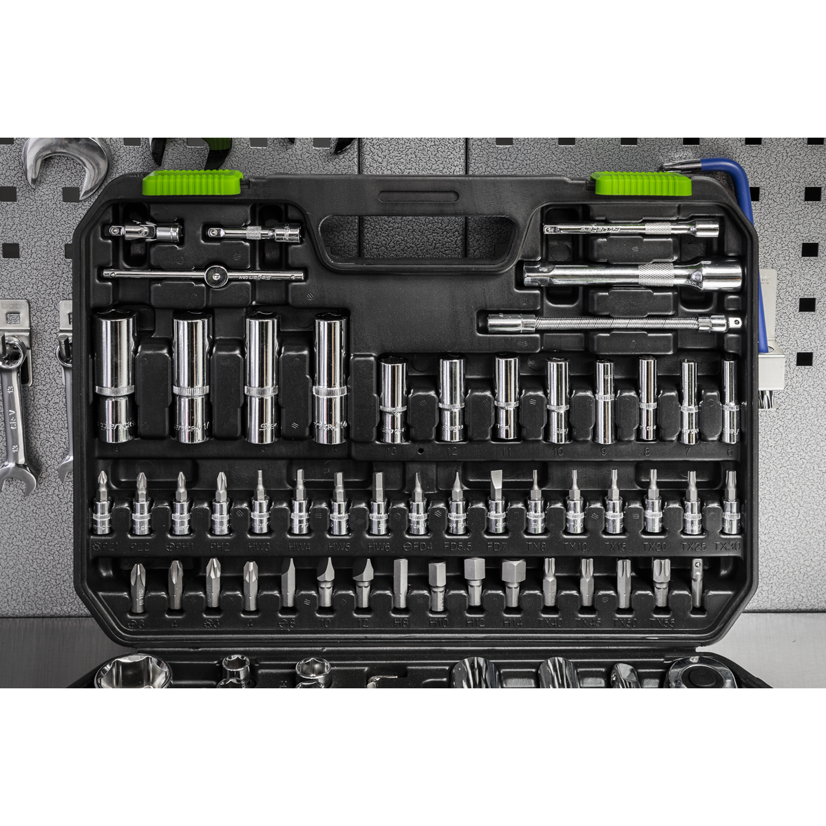 Socket Set 1/4" & 1/2"Sq Drive 94pc S01210