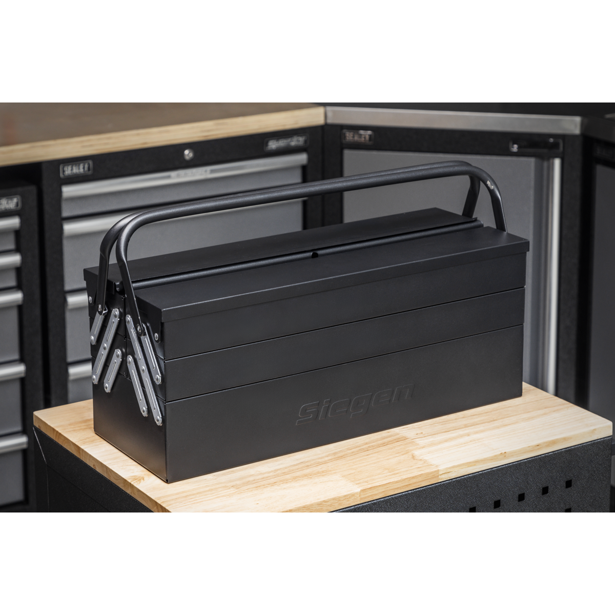 Cantilever Toolbox with 86pc Tool Kit S01216