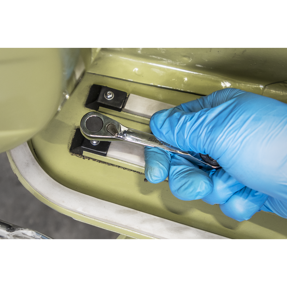 Micro Ratchet Bit Driver & Wrench 1/4"Hex x 1/4"Sq Drive S01251