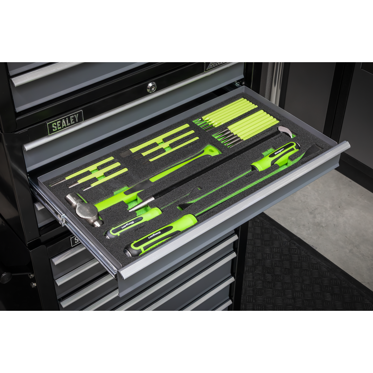 Pry Bar, Hammer & Punch Set with Tool Tray 23pc S01279