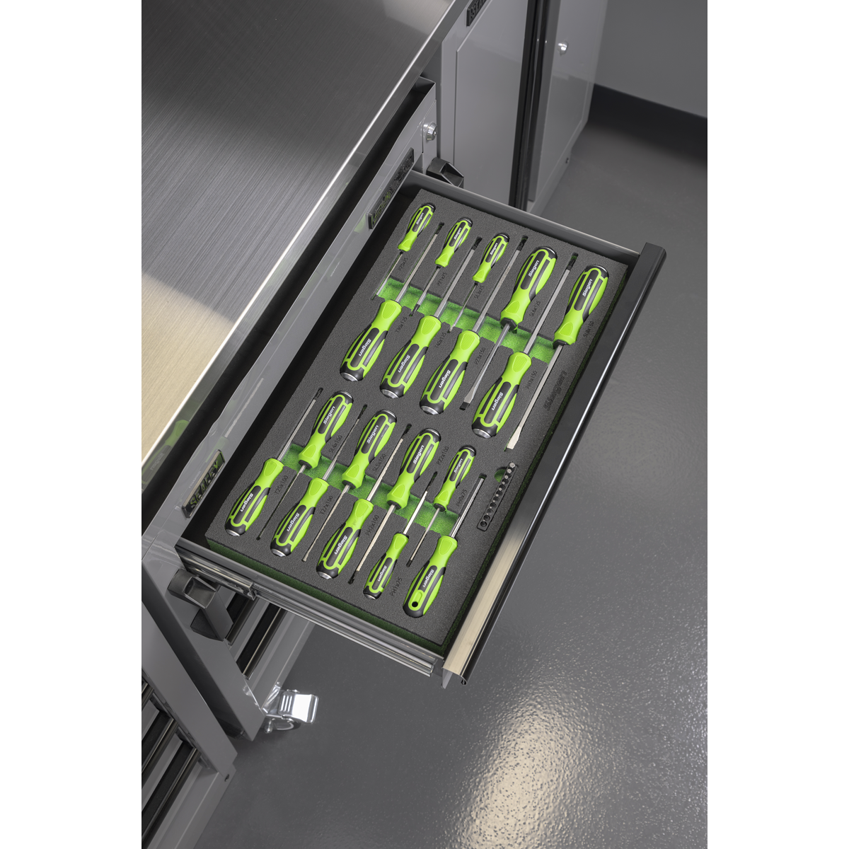 Hammer-Thru Screwdriver, Bit Driver & Bit Set with Tool Tray 28pc S01281