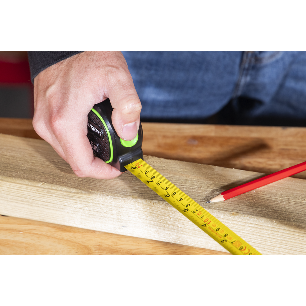 Metric/Imperial Auto-Lock Tape Measure 5m(16ft) x 19mm S01328