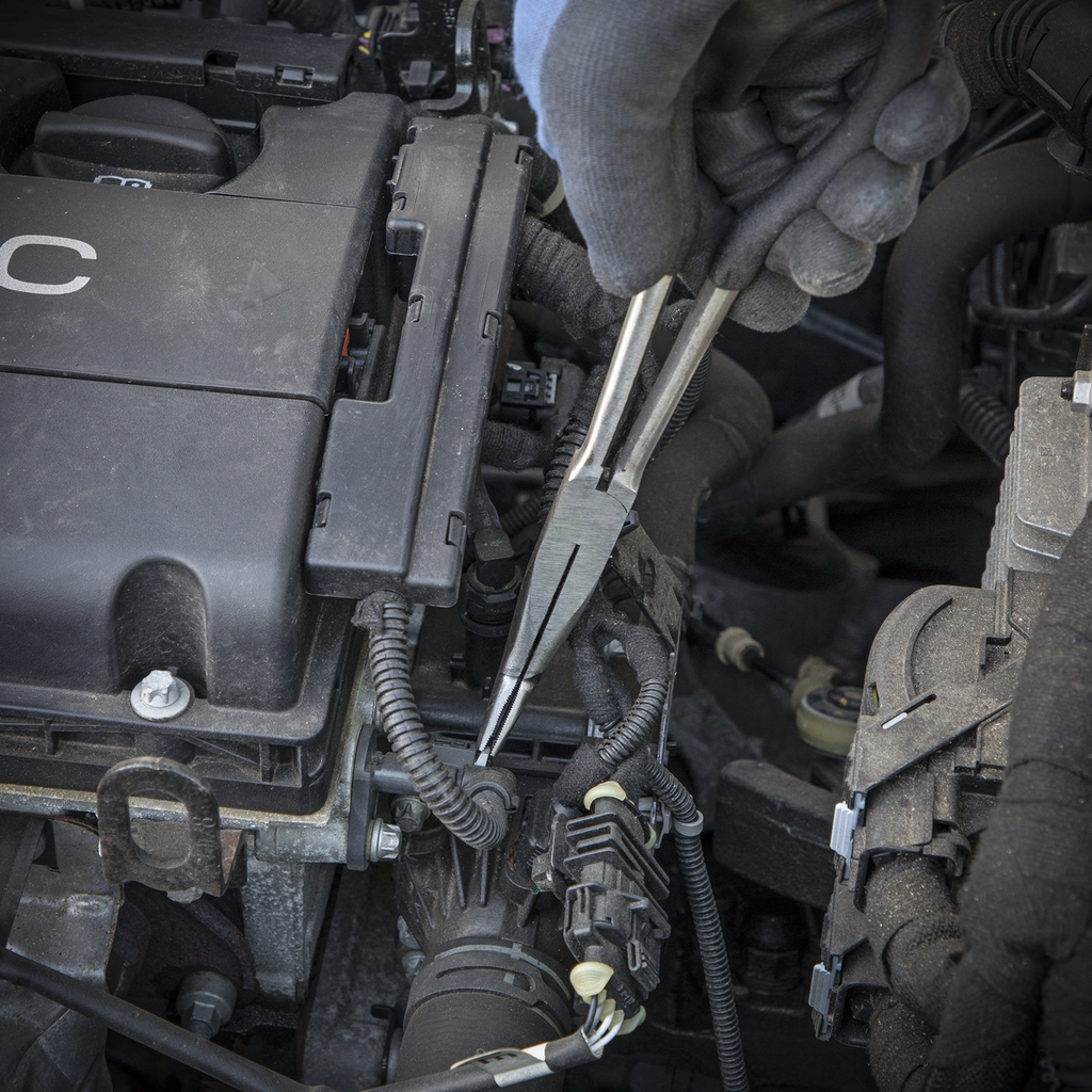 90° Angle Nose Needle Nose Pliers 275mm S0435