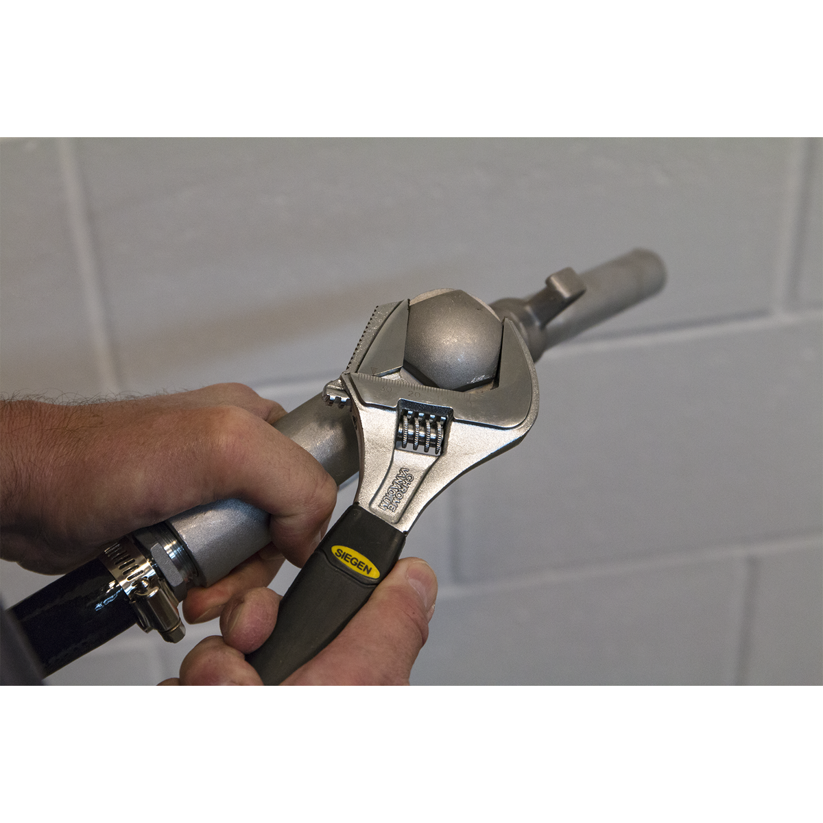 Adjustable Wrench with Extra-Wide Jaw Capacity 200mm S0854