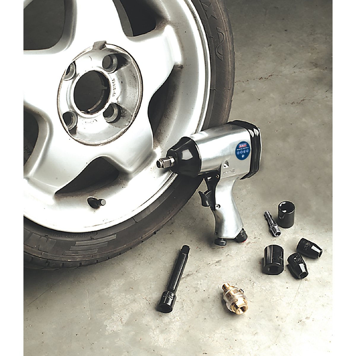 Air Impact Wrench Kit with Sockets 1/2"Sq Drive SA2/TS