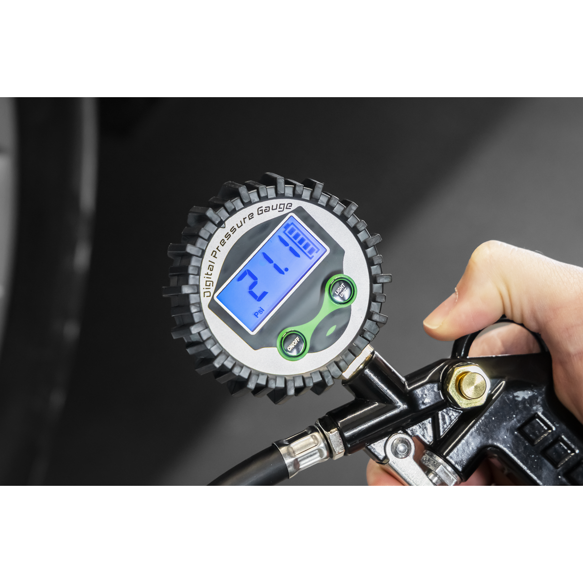 Digital Pistol Grip Tyre Inflator with Clip-On Connector SA332D