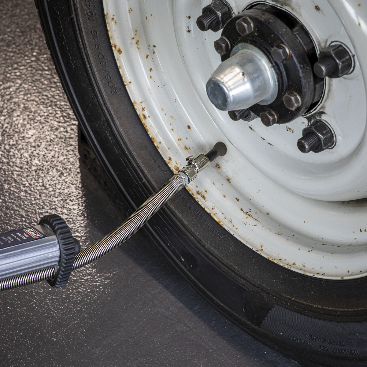 Clip-On Connector for Tyre Inflators SA361