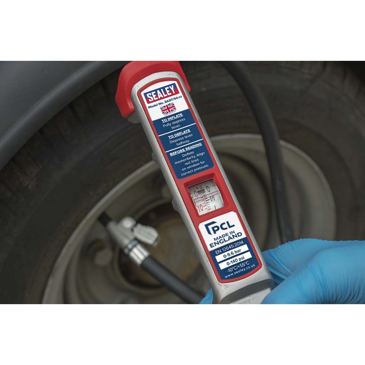 PCL Professional Tyre Inflator with 2.5m Hose & Clip-On Connector SA37/94