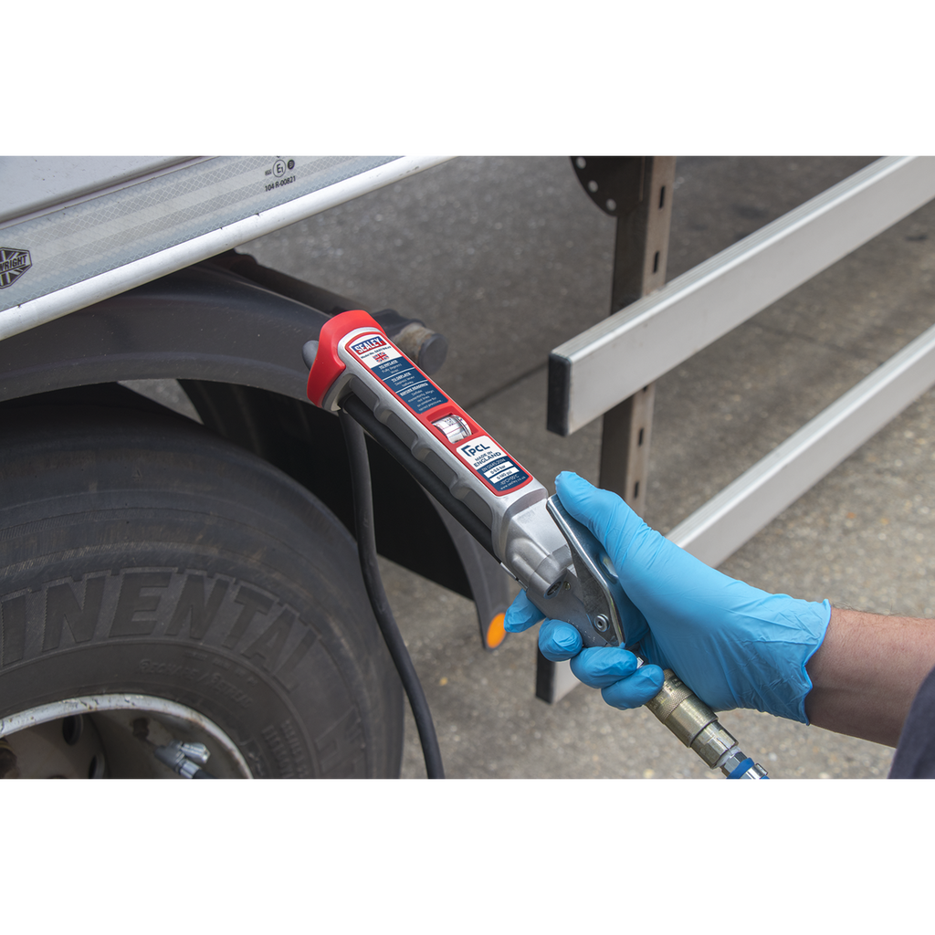 PCL Professional Tyre Inflator with 2.5m Hose & Clip-On Connector SA37/94