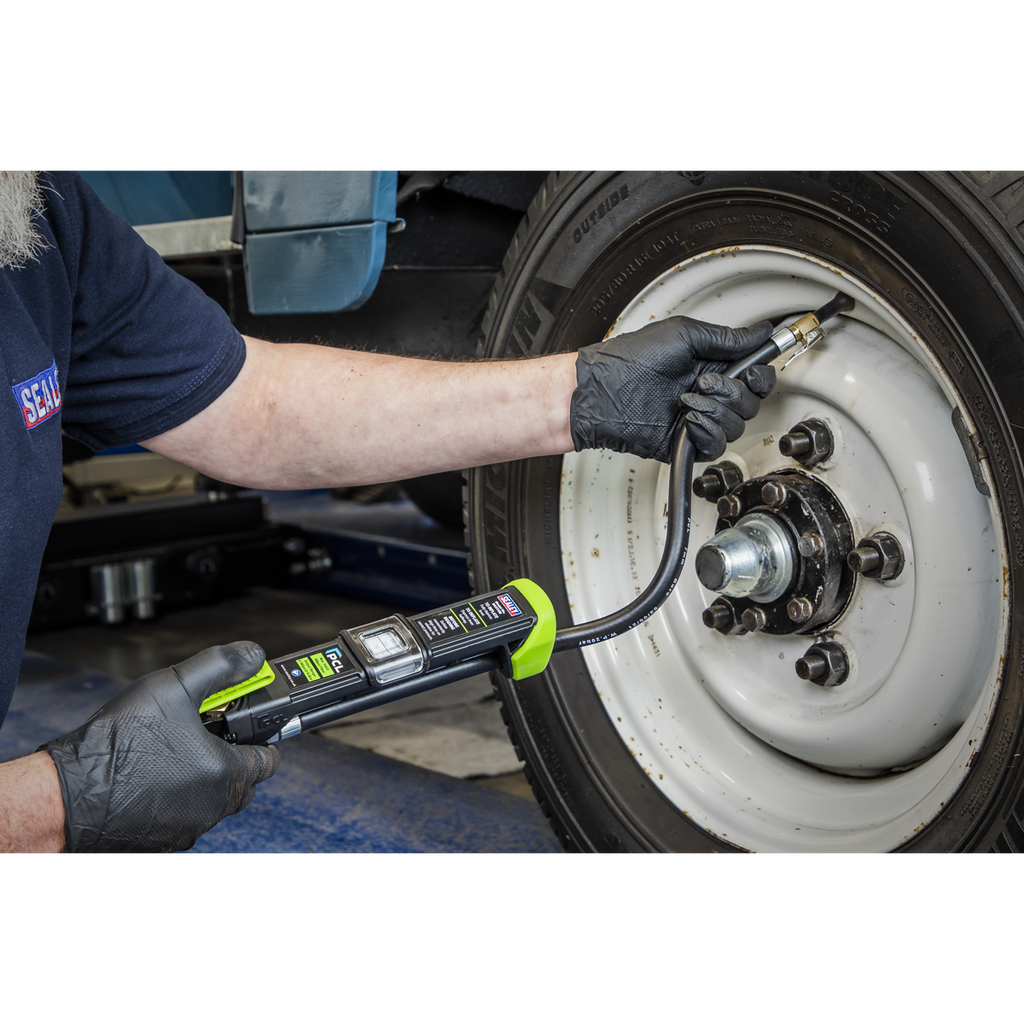 PCL Airlite Eco Tyre Inflator with Clip-On Connector SA37/98