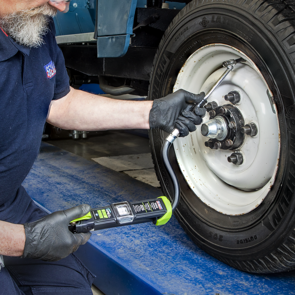 PCL Airlite Eco Tyre Inflator with Twin Push-On Connector SA37/99