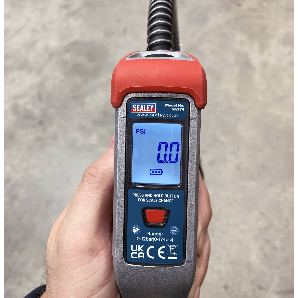 Digital Tyre Inflator with 0.5m Hose & Twin Push-On Connector SA374