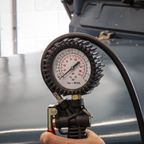 Tyre Inflator with Pressure Gauge and Clip-On Connector SA9302