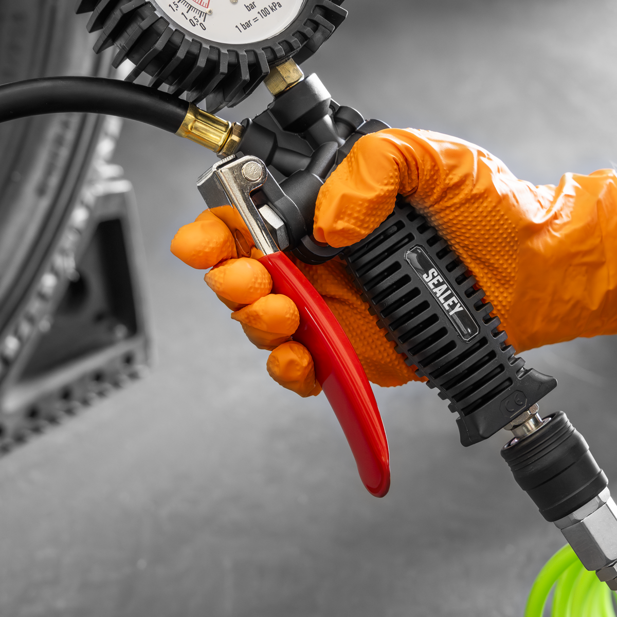 Tyre Inflator with Push-On Connector SA9314