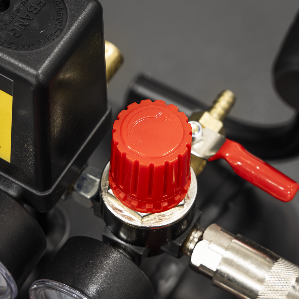 24L Direct Drive Air Compressor 2hp with 4pc Air Accessory Kit SAC2420APK