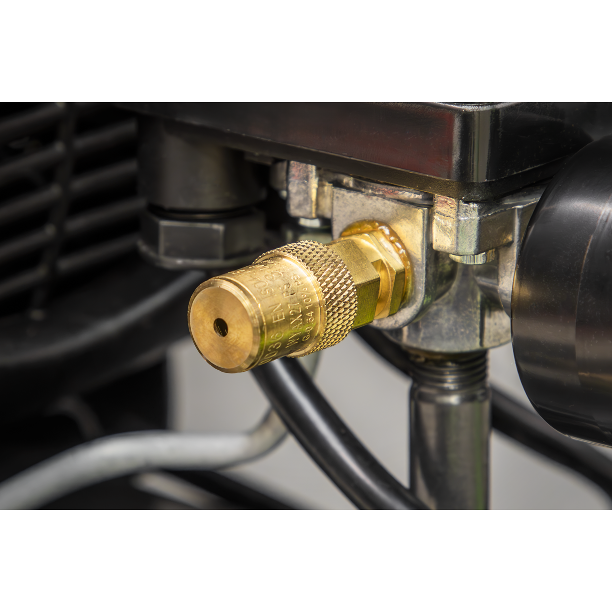 24L Direct Drive Air Compressor 2hp with 4pc Air Accessory Kit SAC2420EPK