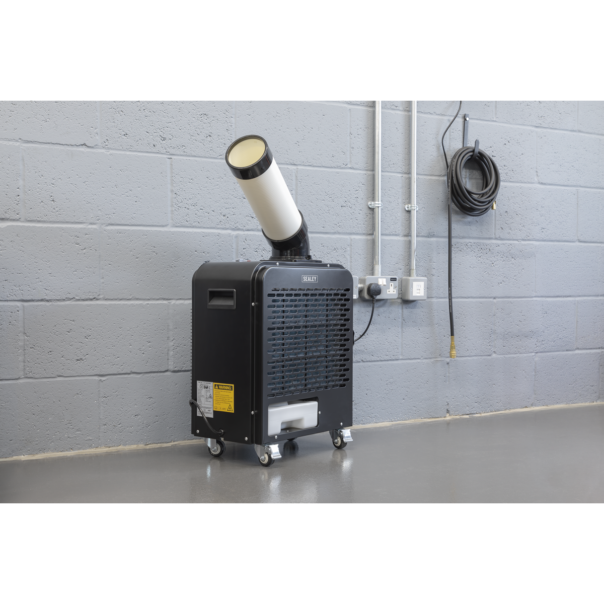 Industrial Spot Cooler Air Conditioner/Air Cooler 6,800Btu/hr (2kW) SAC7001
