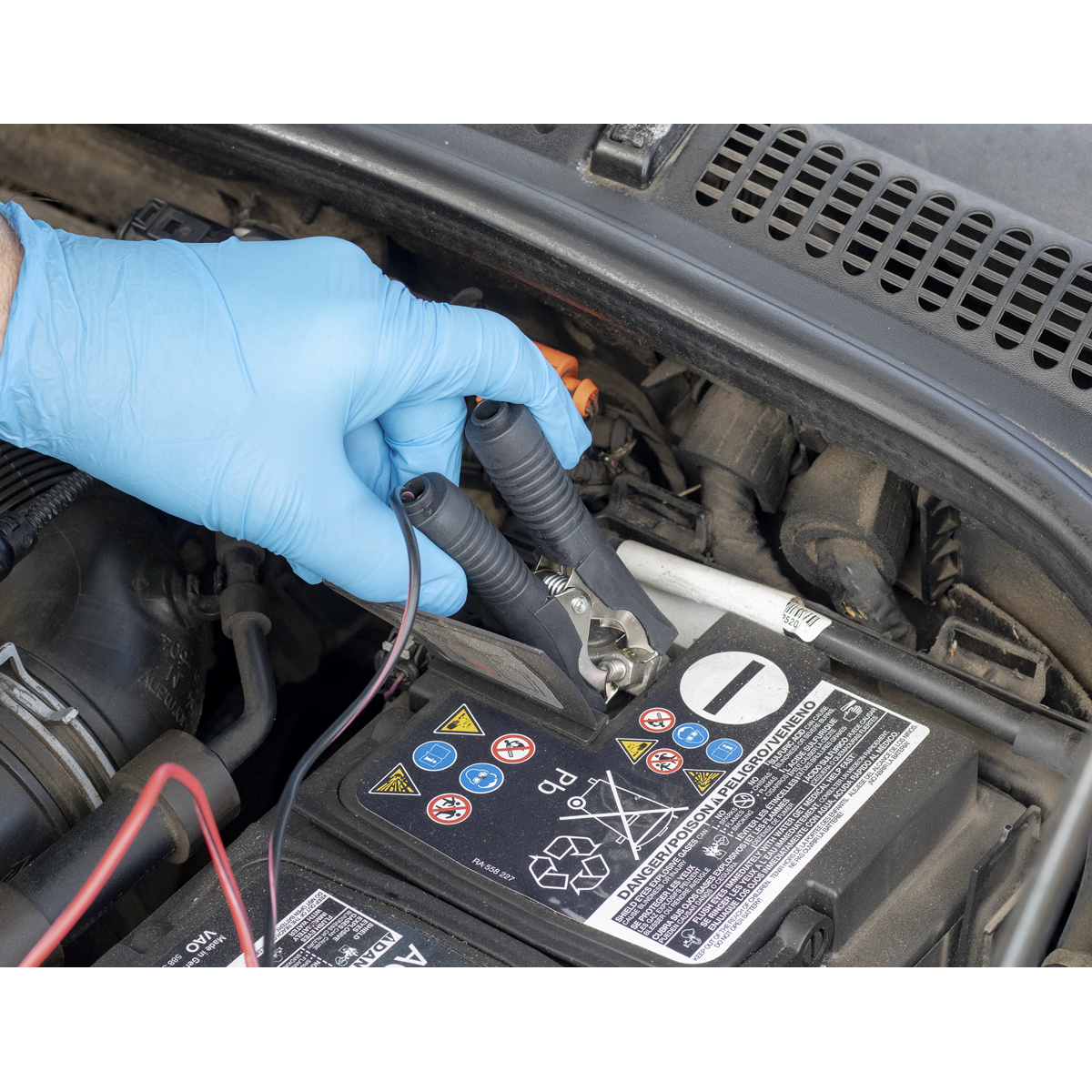 12V Automatic Battery Charger & Maintainer 15A SBC15