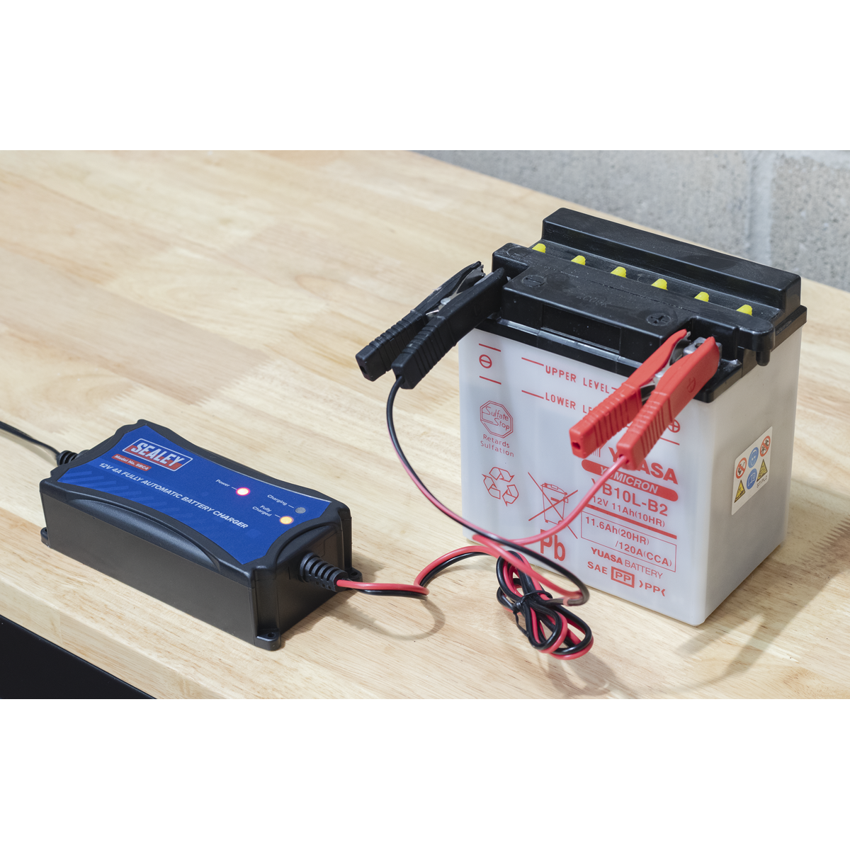 12V Fully Automatic Battery Maintainer/Charger 4A SBC4