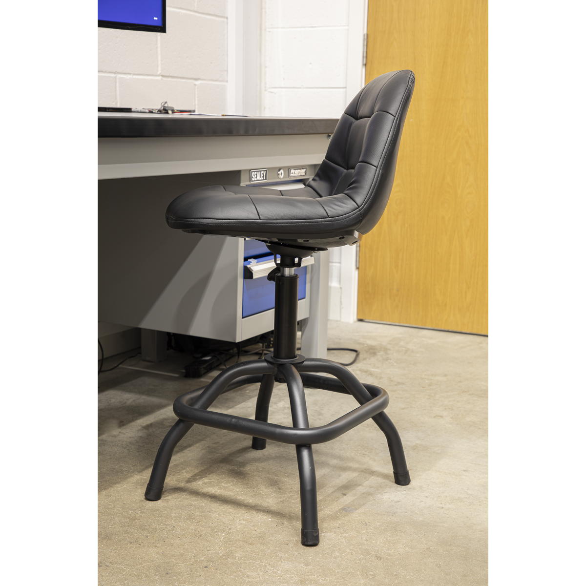 Pneumatic Workshop Stool with Adjustable Height Swivel Seat & Back Rest SCR01B