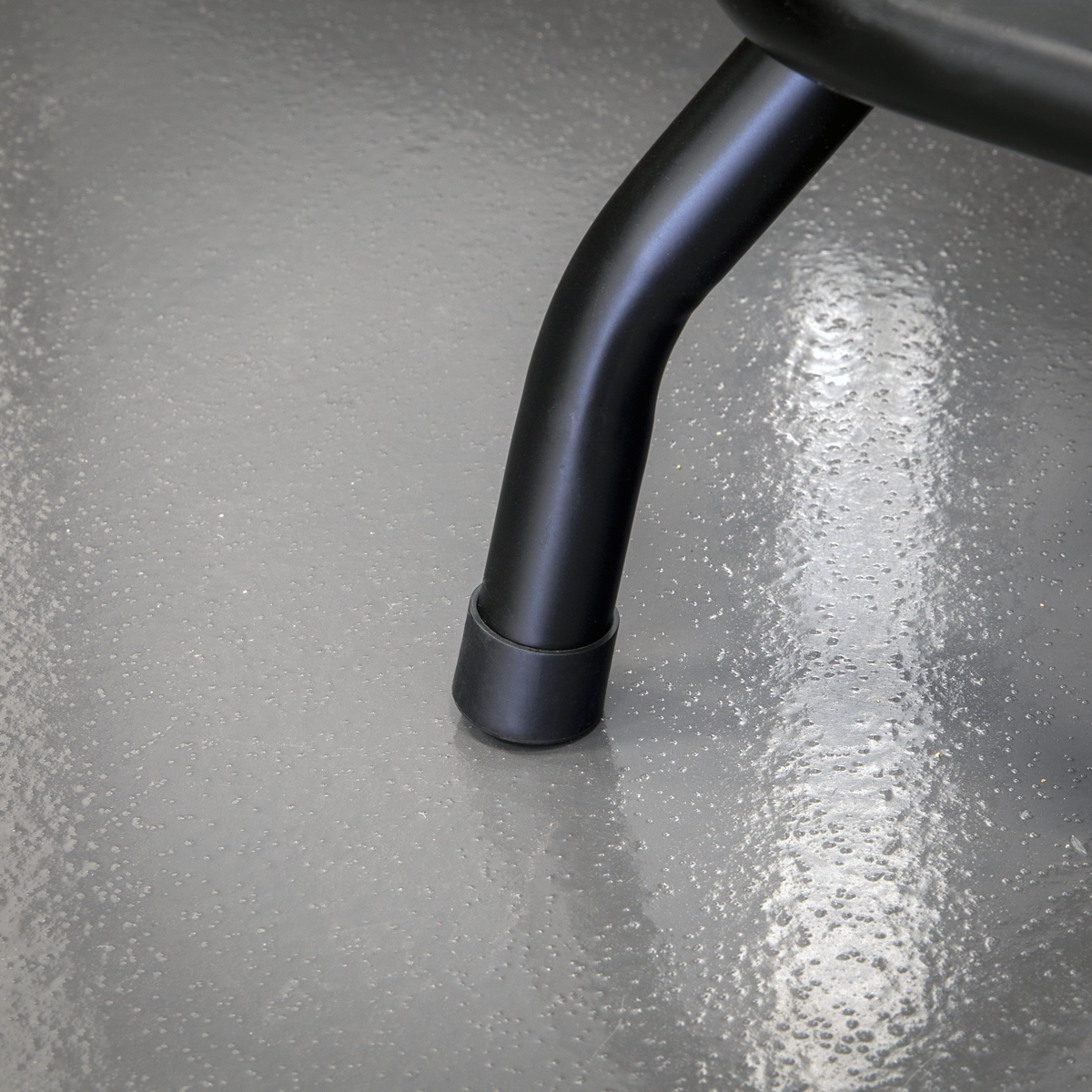 Pneumatic Workshop Stool with Adjustable Height Swivel Seat & Back Rest SCR01B