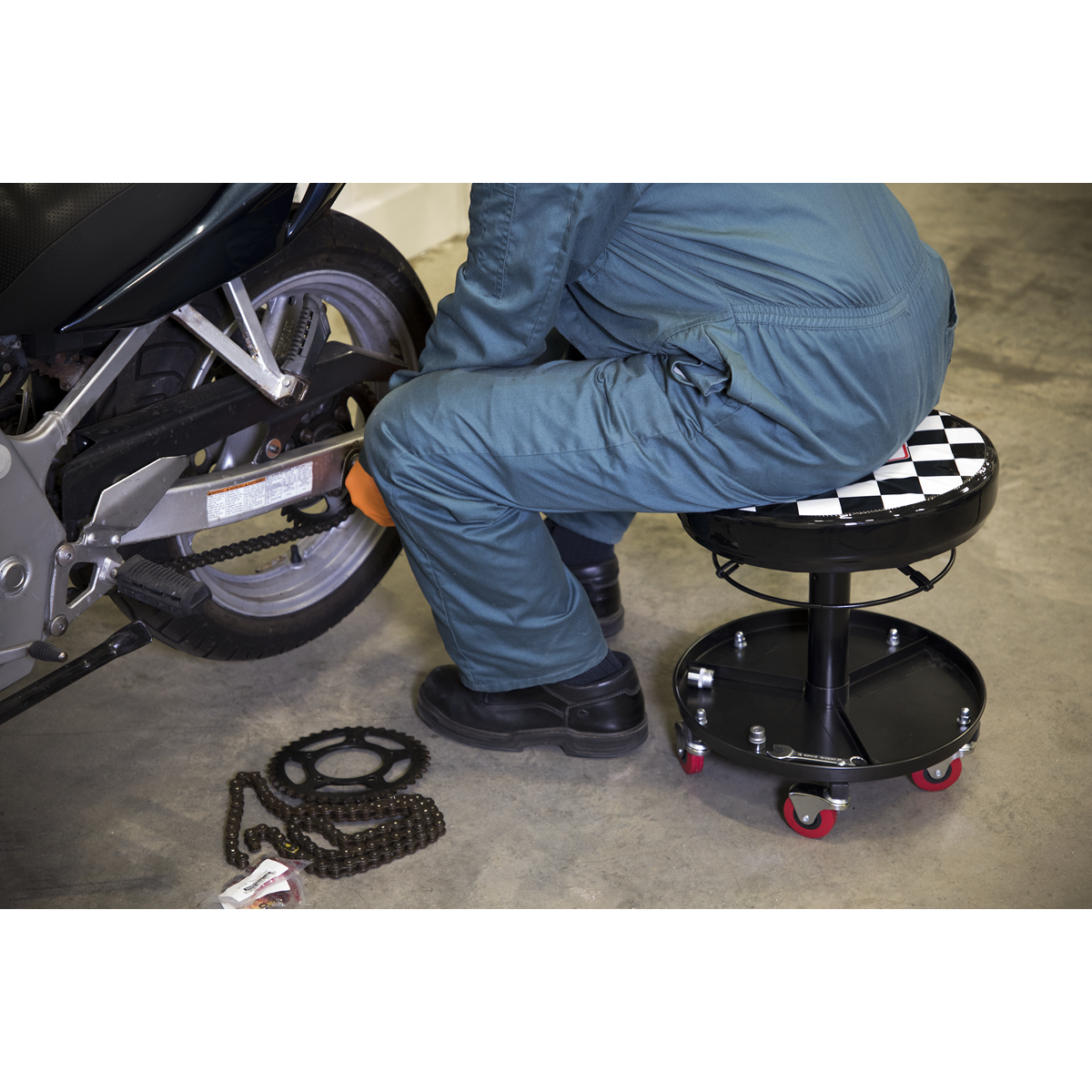 Pneumatic Mechanic's Seat SCR15