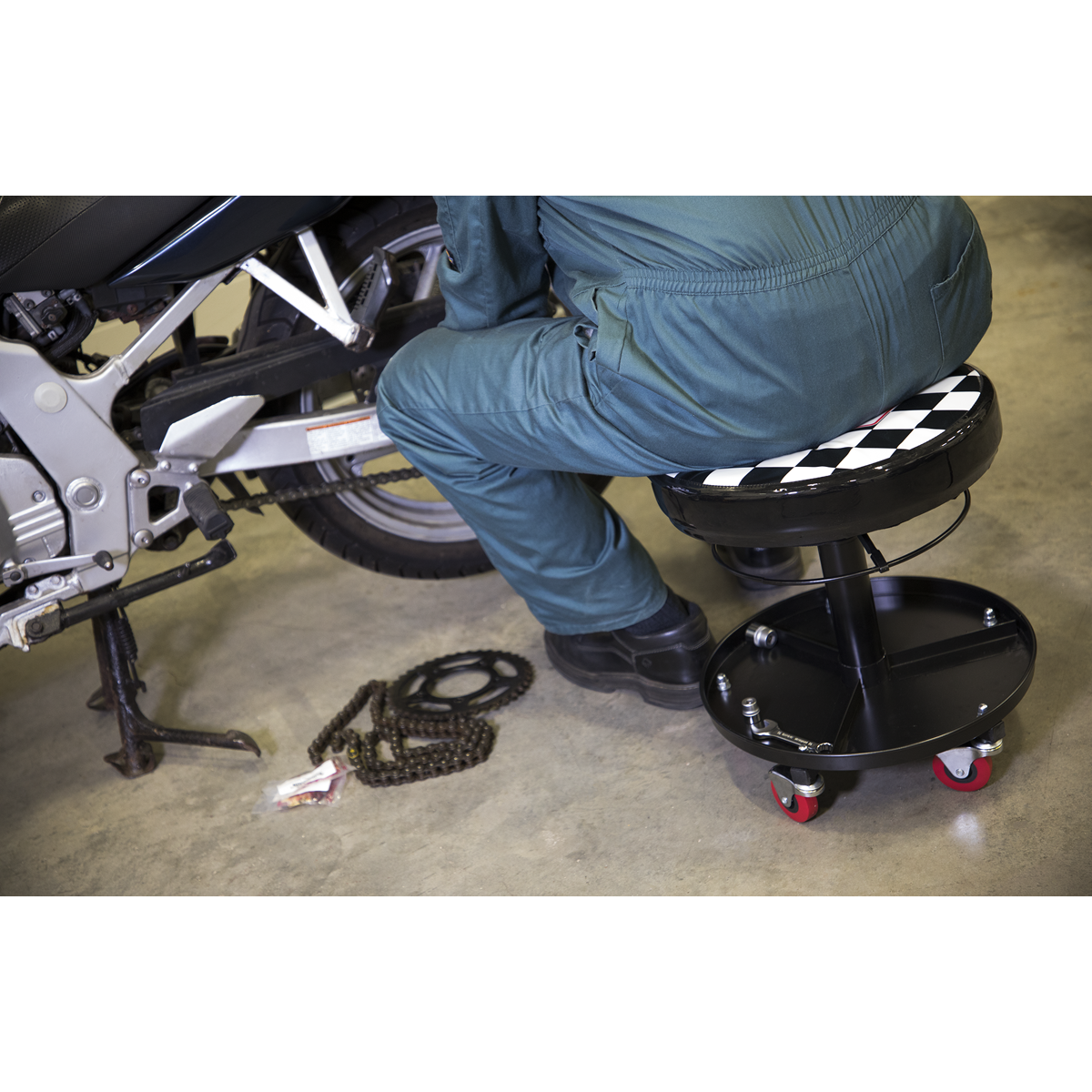 Pneumatic Mechanic's Seat SCR15