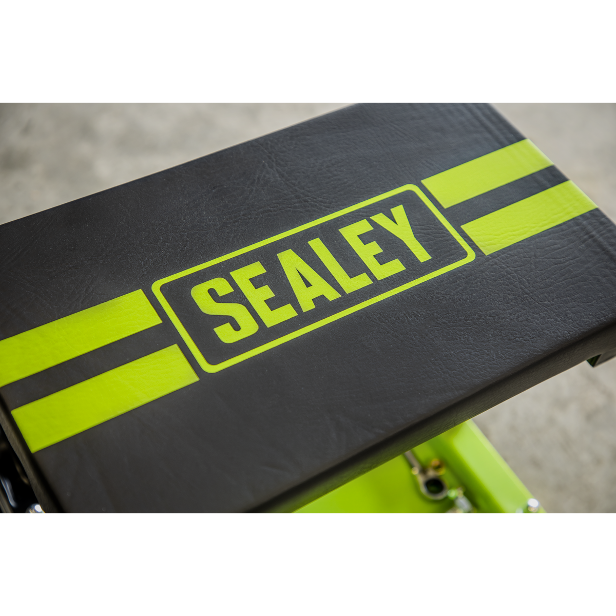 Mechanic's Utility Seat - Green SCR9HV