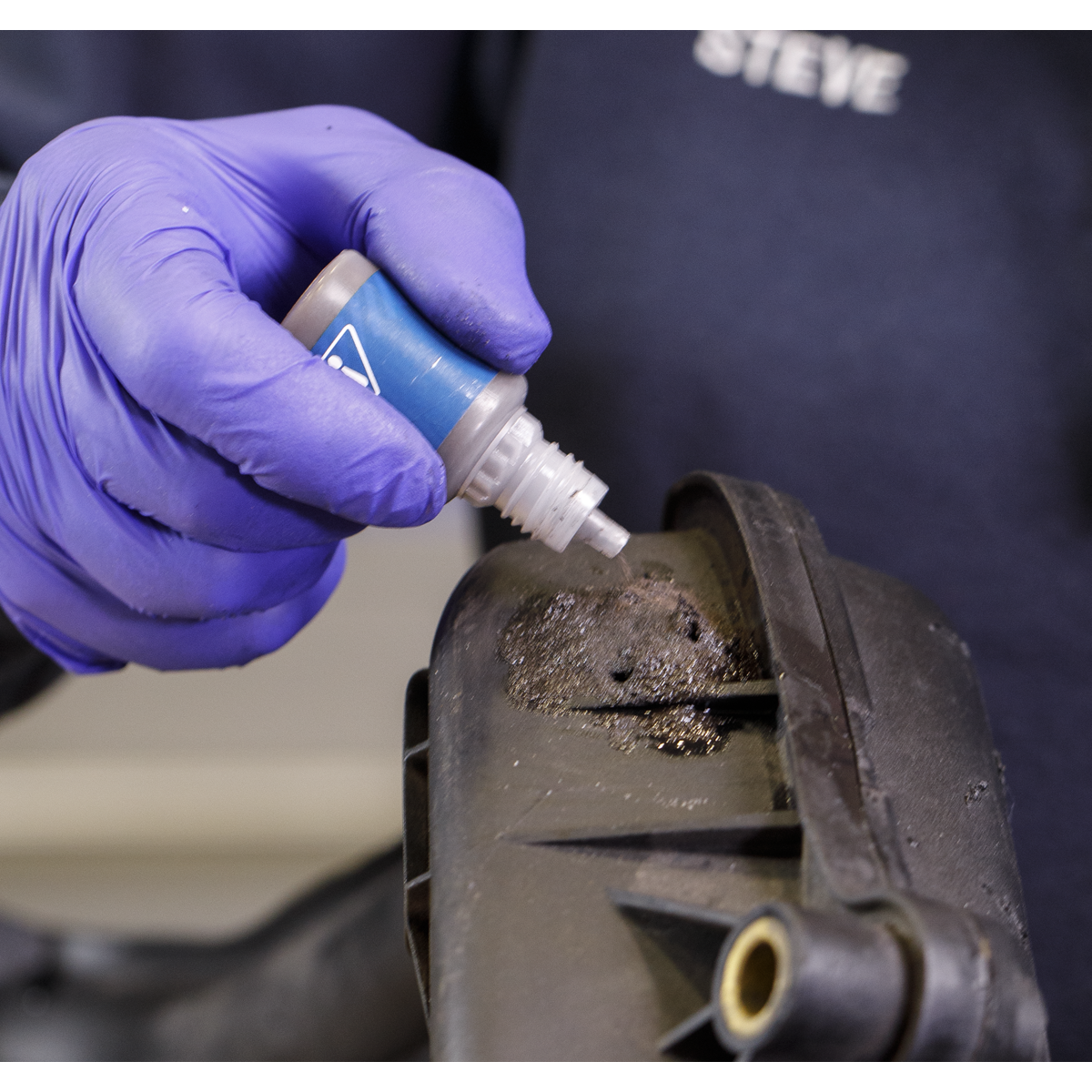 Fast-Fix Filler & Adhesive - Black SCS908