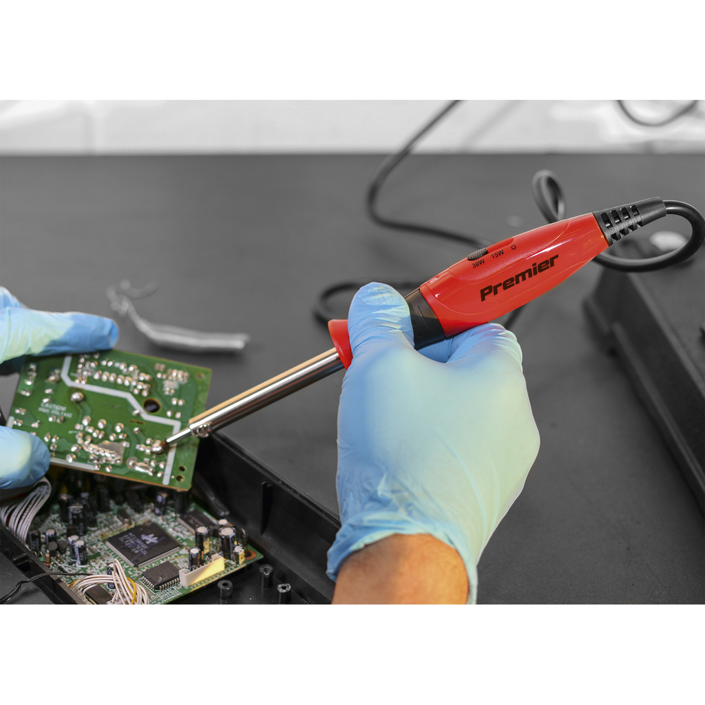 Dual Wattage Professional Soldering Iron with Long-Life Tip 15/30W/230V SD1530