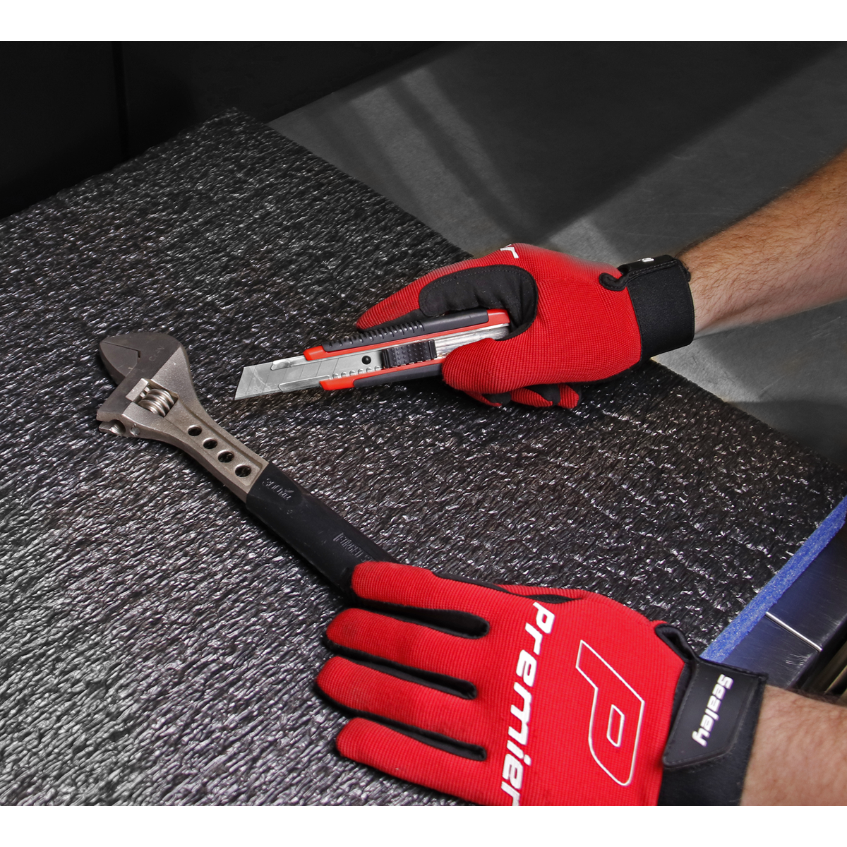 Easy Peel Shadow Foam® 1200 x 550 x 30mm - Blue/Black SF30B