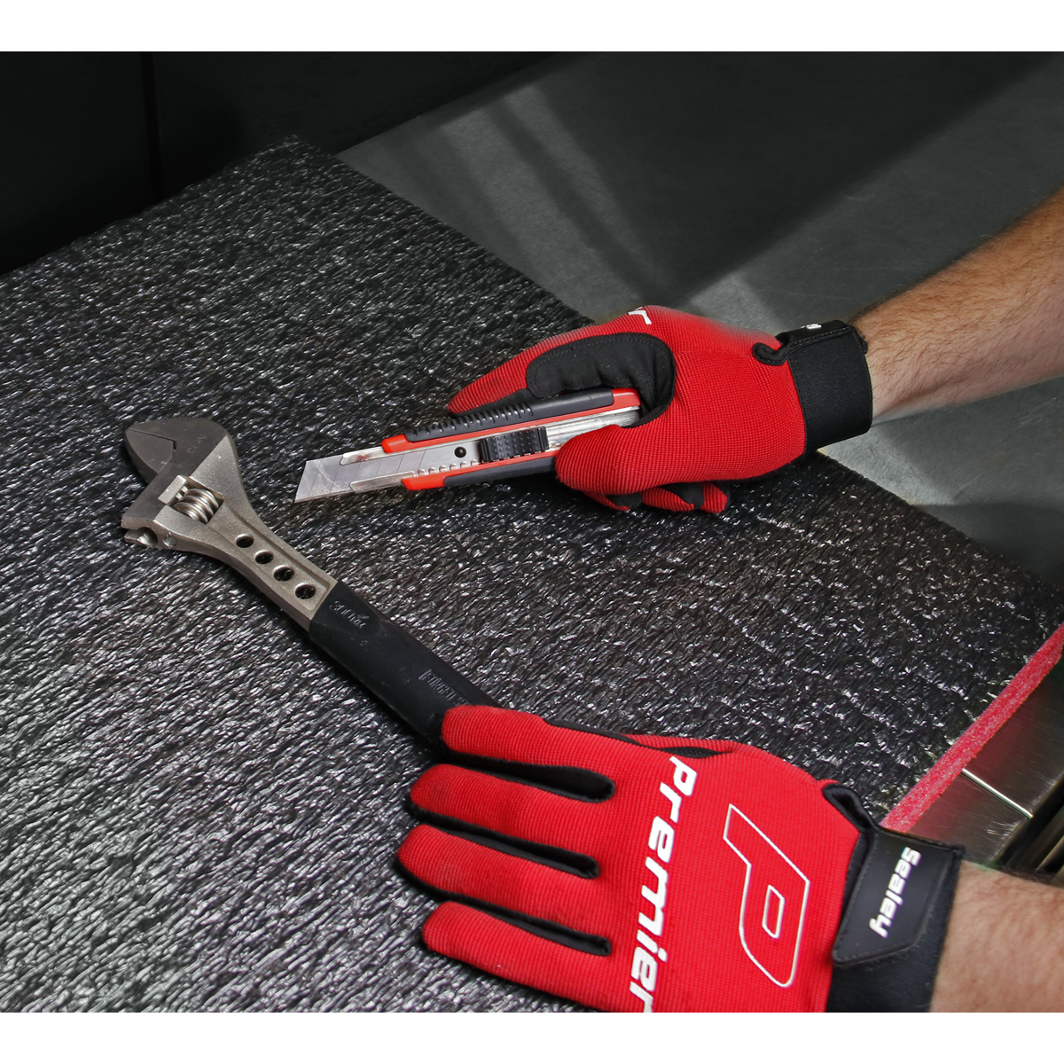 3-Speed Oscillating USB Desk Fan 6" SFF6USB