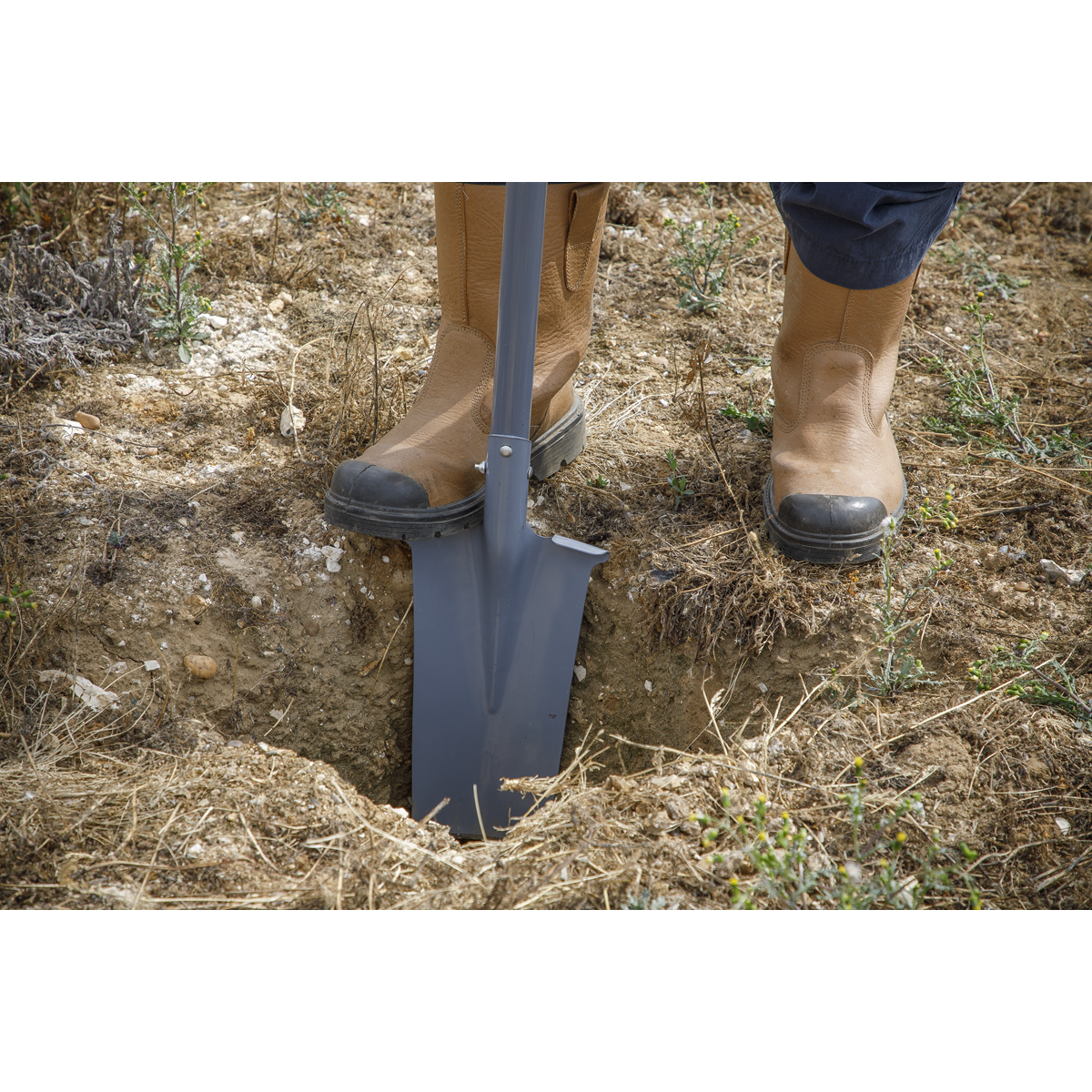 Fencing Spade with 1200mm Long Handle SFS01