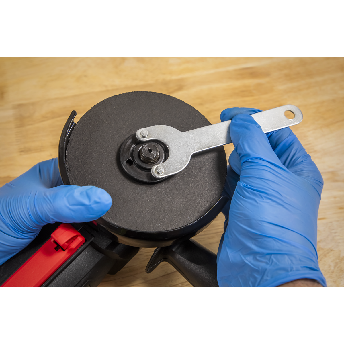 115mm Angle Grinder 750W/230V SG115E