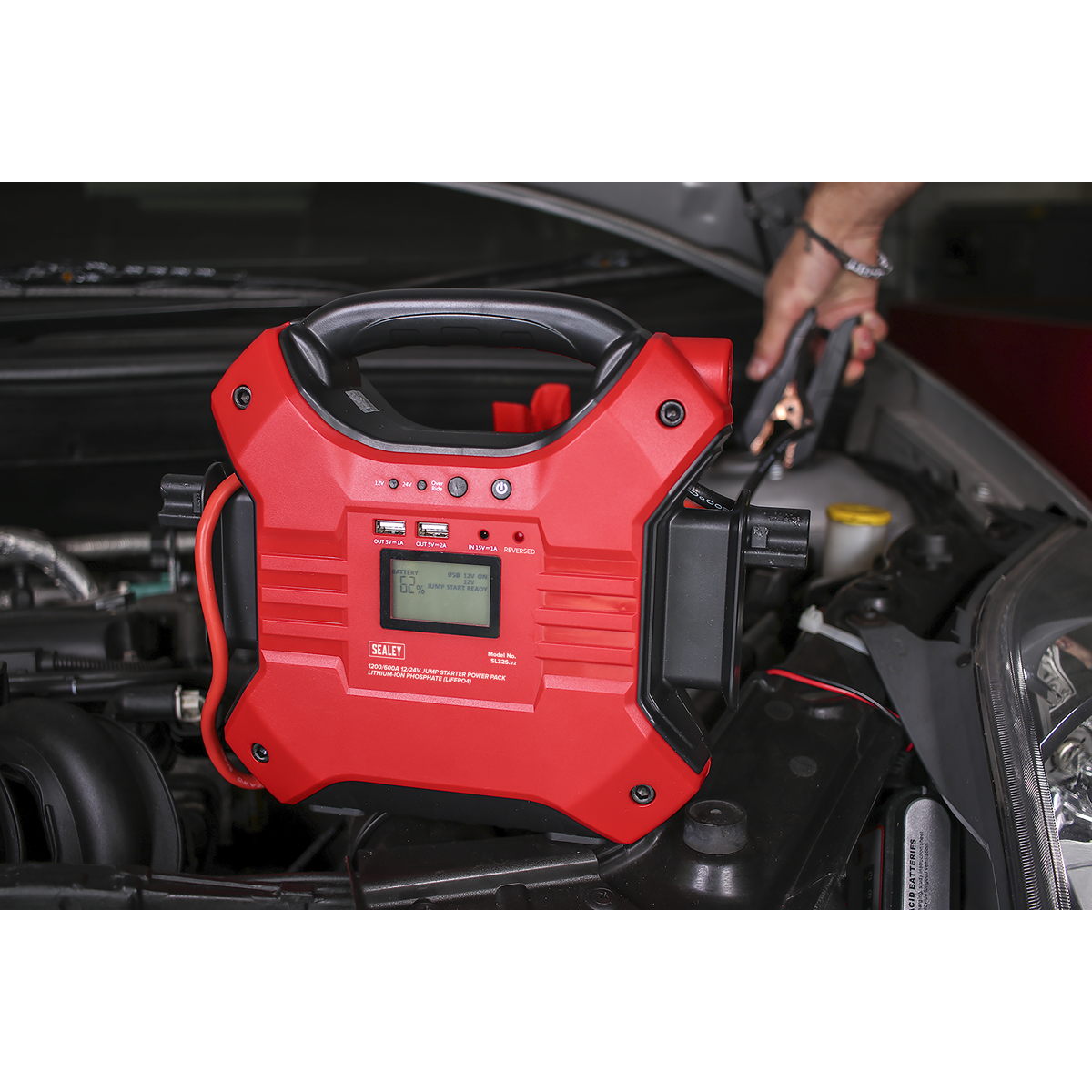 12/24V Jump Starter Power Pack Lithium-ion Phosphate (LiFePo4) 1200/600 Peak Amps SL32S
