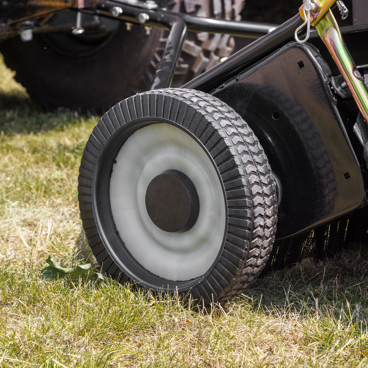 42" Tow-Behind Lawn Sweeper SLS42T