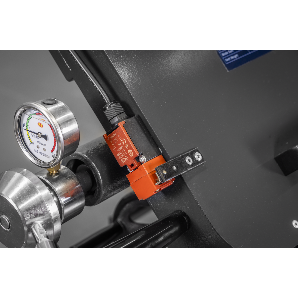 Horizontal Bandsaw with Hydraulic Arm 400mm SM353CE