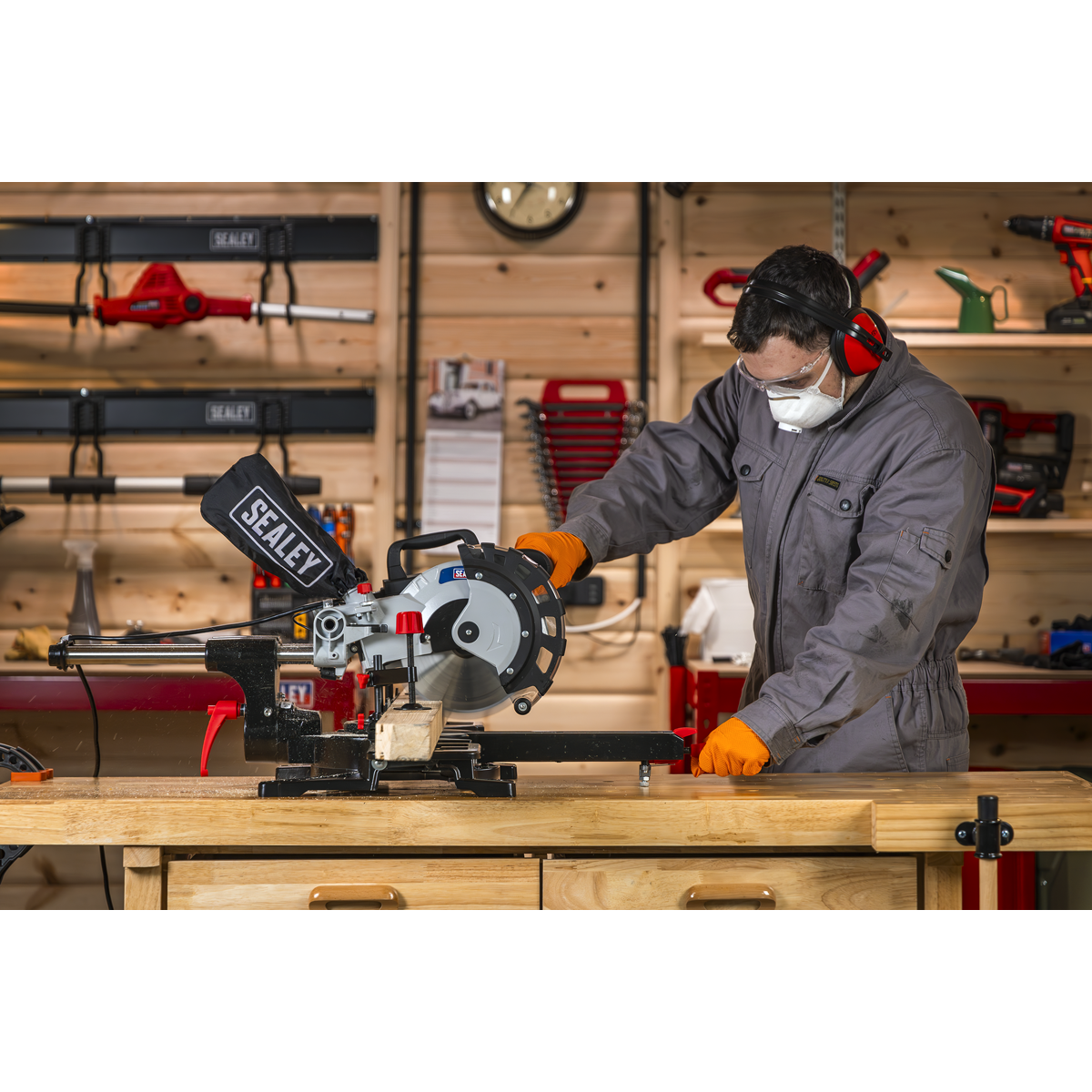 Sliding Compound Mitre Saw 216mm SMS216