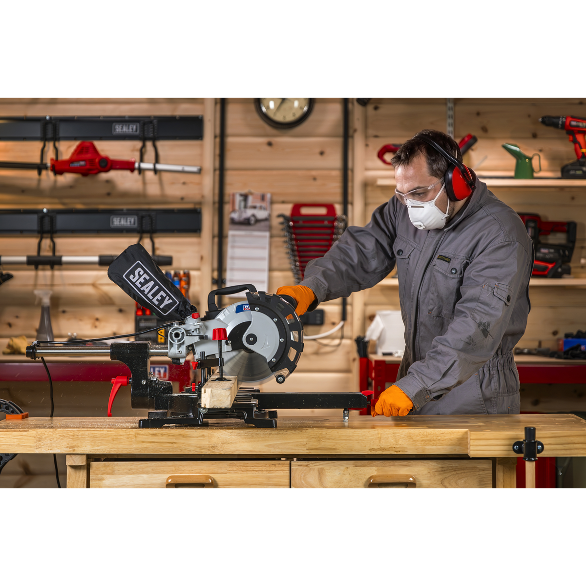 Sliding Compound Mitre Saw 216mm SMS216